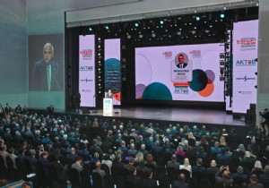 Babakan stel Antalya'da 15. Uluslararas Resort Turizm Kongresine Katld